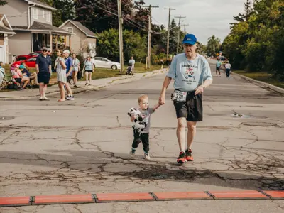 2025 Lindsay Milk Run racers at the finish line