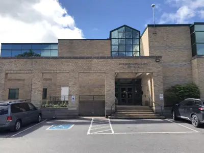 Outside image of the Lindsay Municipal Service Centre at City Hall