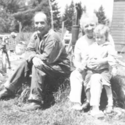Photograph of Grace and George Simmons 